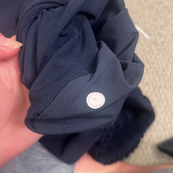 lululemon keep moving pant 4 navy - Picture 3 of 4